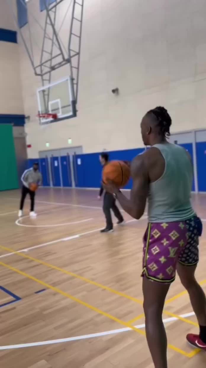 明天要復出！霍華德ins曬訓練視頻：超人就要回歸賽場?。ɑ羧A德的ins賬號）